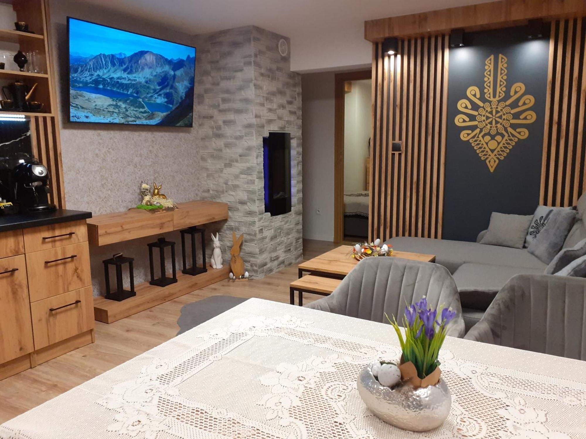 Apartament Tatravika Z Basenem I Widokiem コシチェリスコ エクステリア 写真